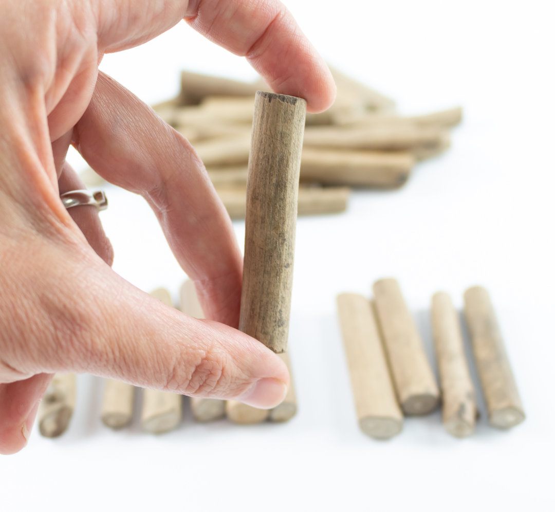 Pequeños troncos de madera