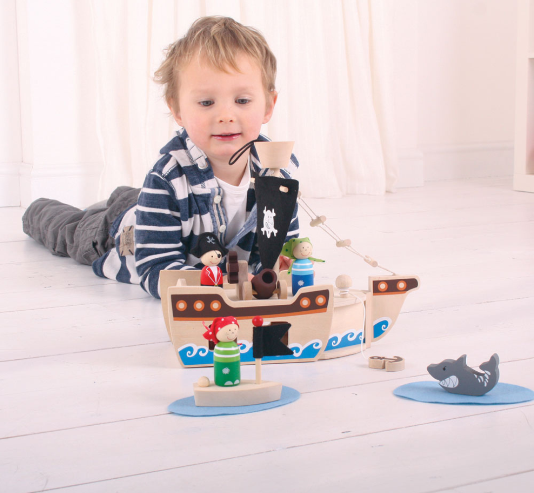 Mini Barco Pirata de madera