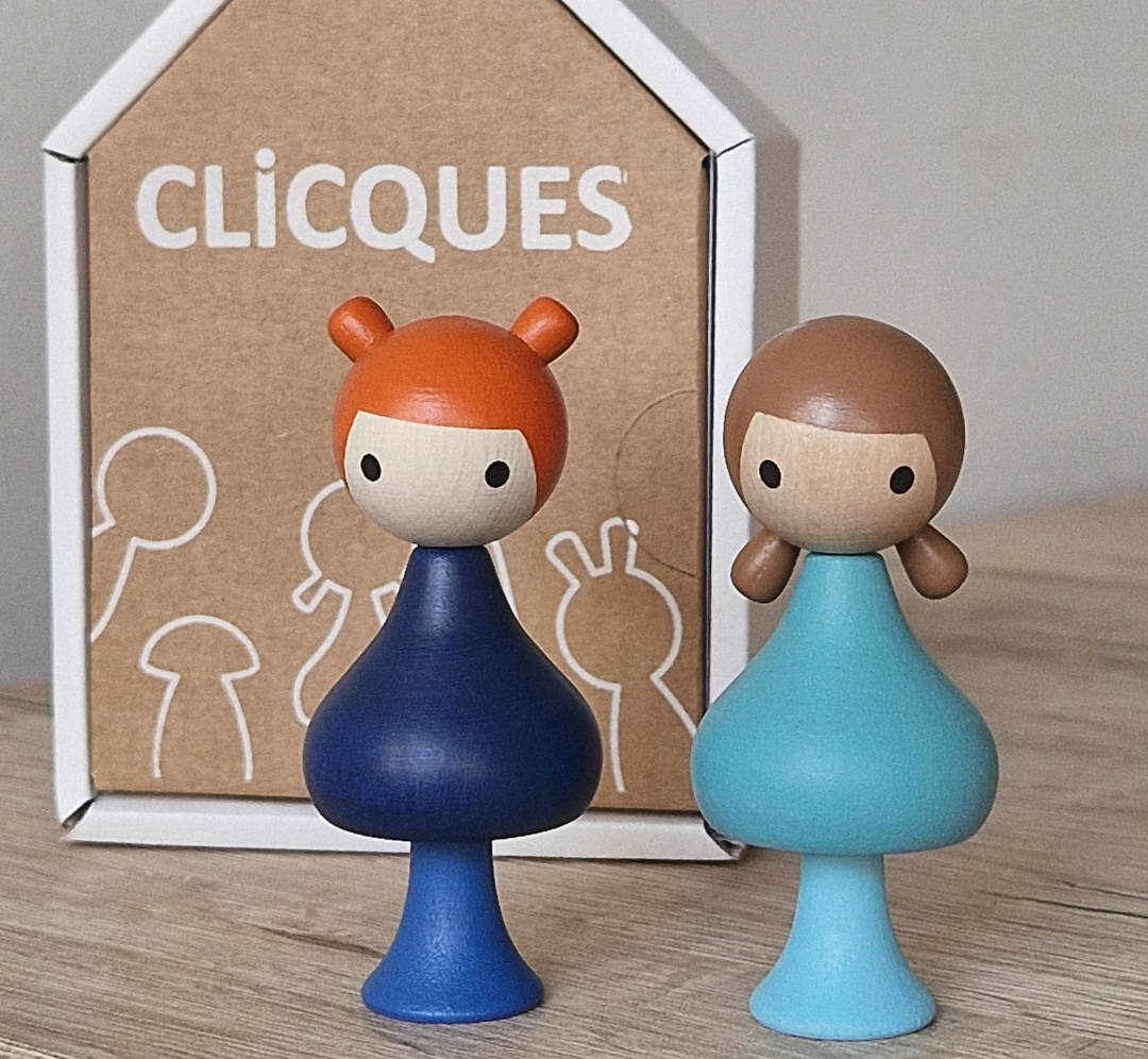 Annie & Sophia - CLiCQUES - Figuras de madera