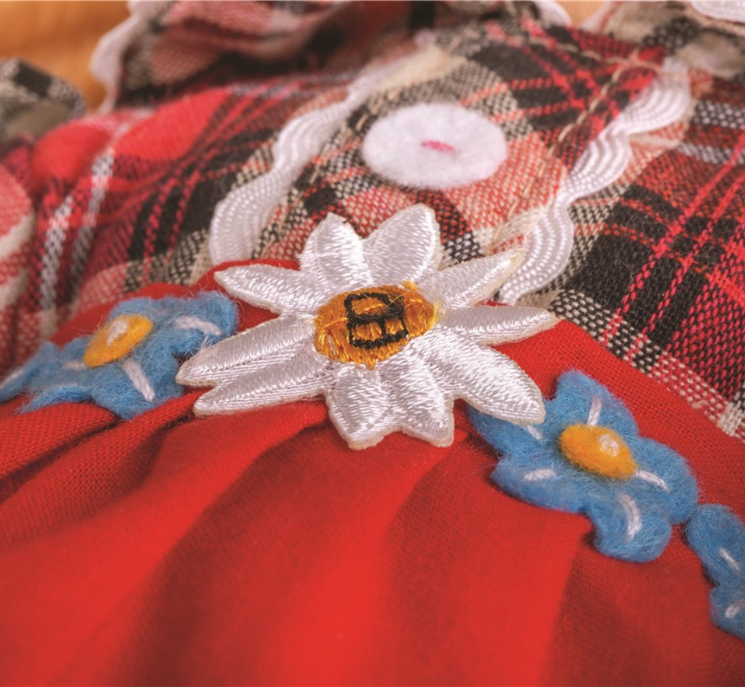 Mandie - Muñeca de tela mediana