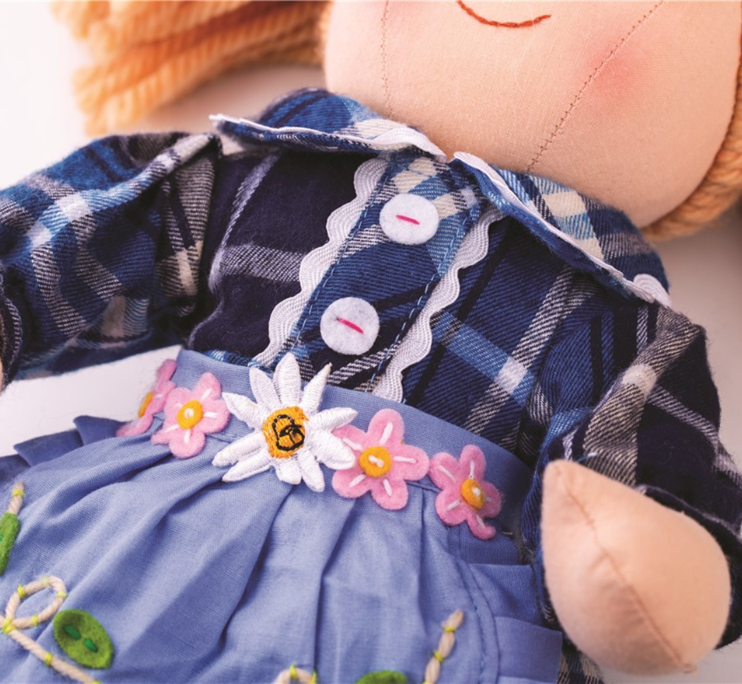 Katie - Muñeca de tela mediana