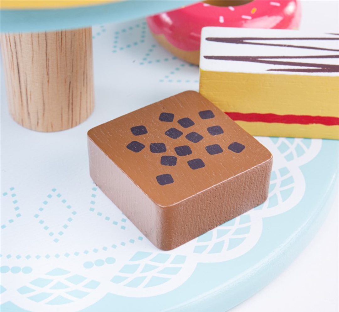 Expositor de pasteles con 9 dulces